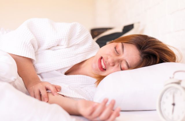 セラミックの歯と歯軋りの関係｜高松市の審美歯科なら吉本歯科医院