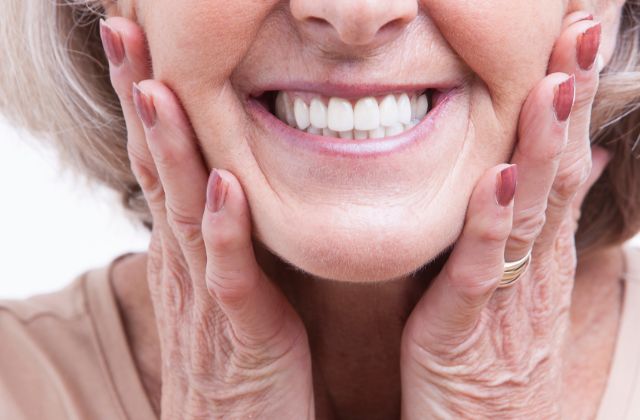 入れ歯が合わなくなる原因は?|高松市の入れ歯なら咬み合わせ専門 吉本歯科医院