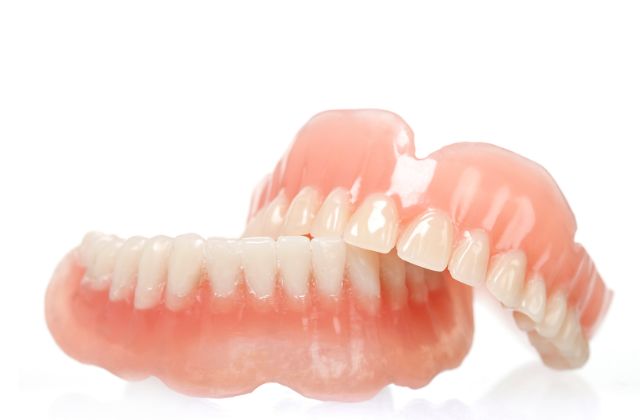 入れ歯が合わなくなる原因は?|高松市の入れ歯なら咬み合わせ専門 吉本歯科医院