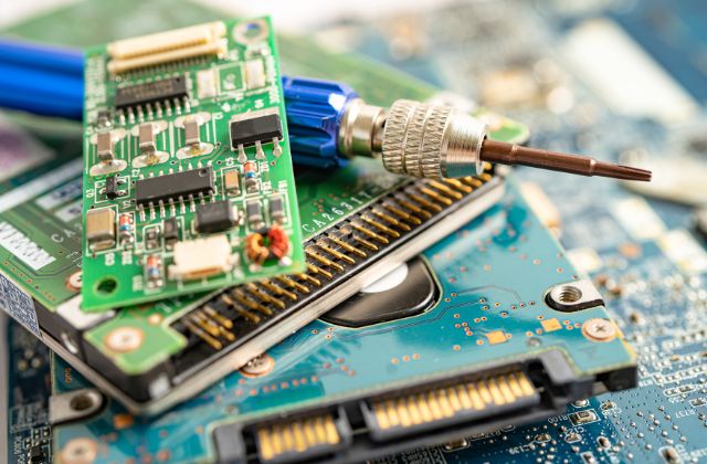 他医院で受けたインプラントの修復・治療・メインテナンスの相談｜高松市の吉本歯科医院