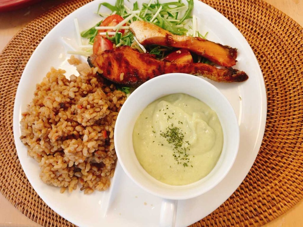 吉本歯科医院のお昼ごはんまかない