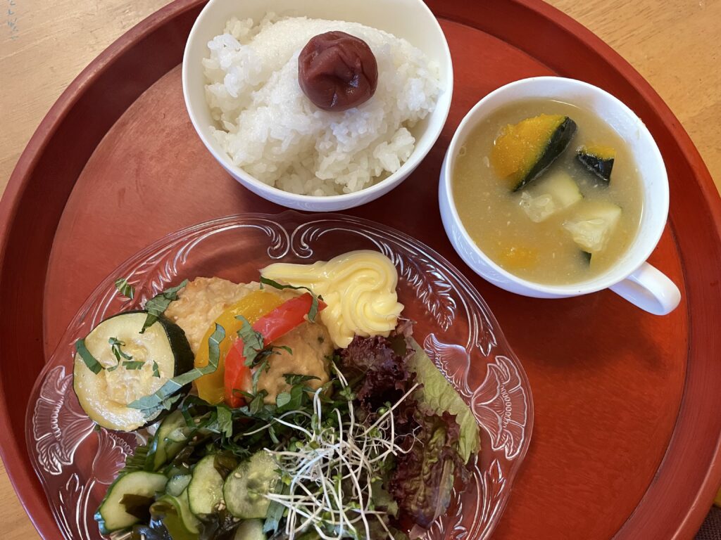 香川県高松市の職場のまかないご飯｜吉本歯科医院の今日のお昼ご飯