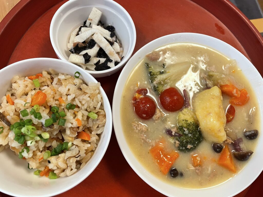 香川県高松市の職場のまかないご飯|吉本歯科医院の今日のお昼ご飯