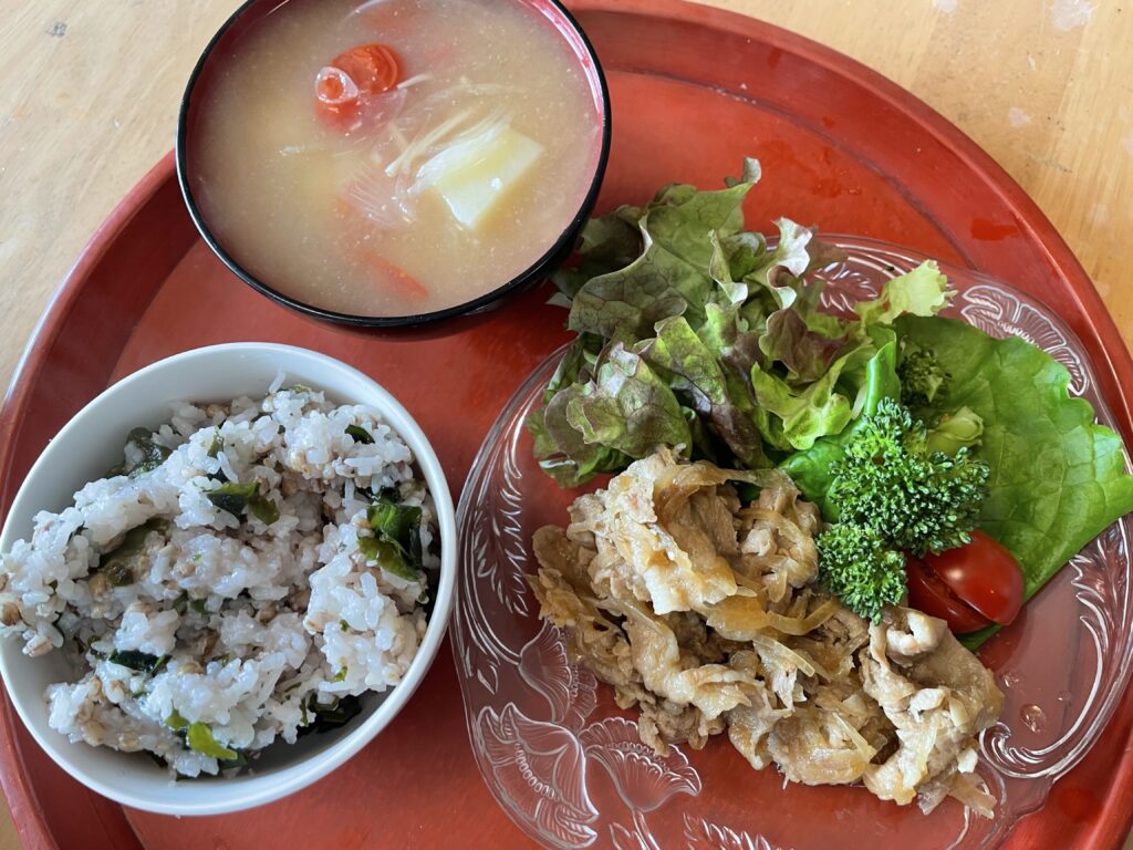 香川県高松市の職場のまかないご飯｜吉本歯科医院の今日のお昼ご飯